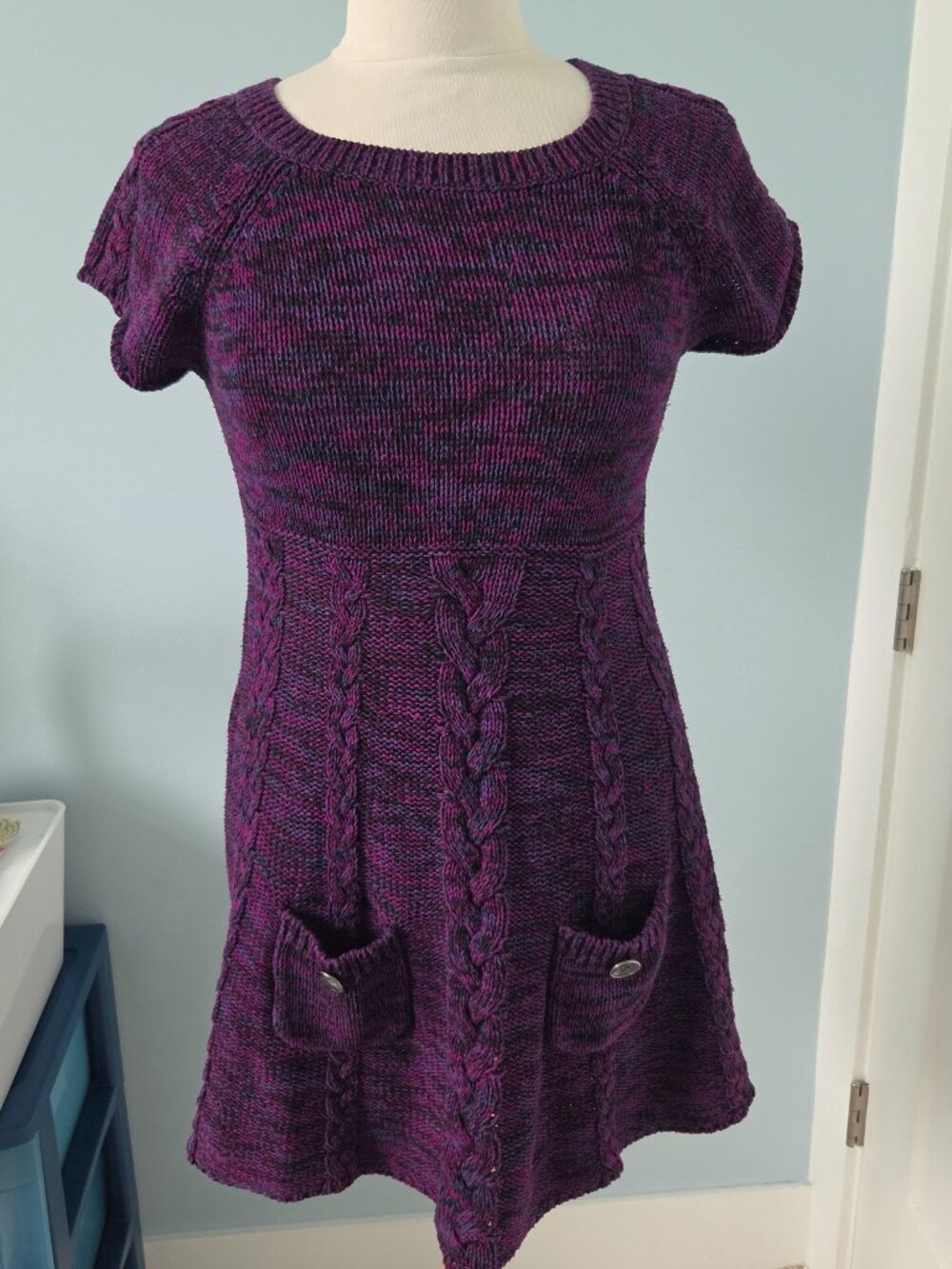 SWEATER DRESS MINI, CABLES, SHORT SLEEVES, POCKET DETAILS, BY SYLE & CO SIZE M